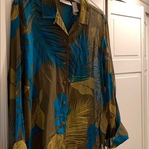 Long sleeve blouse , 3 button closure